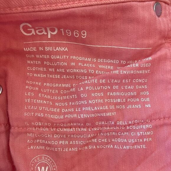 GAP 1969 girlfriend cropped jeans color is Soft - Picture 8 of 10